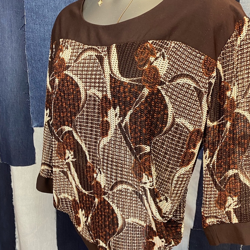 Vintage 90’s Top. Looks like 70’s Inspired!!!!